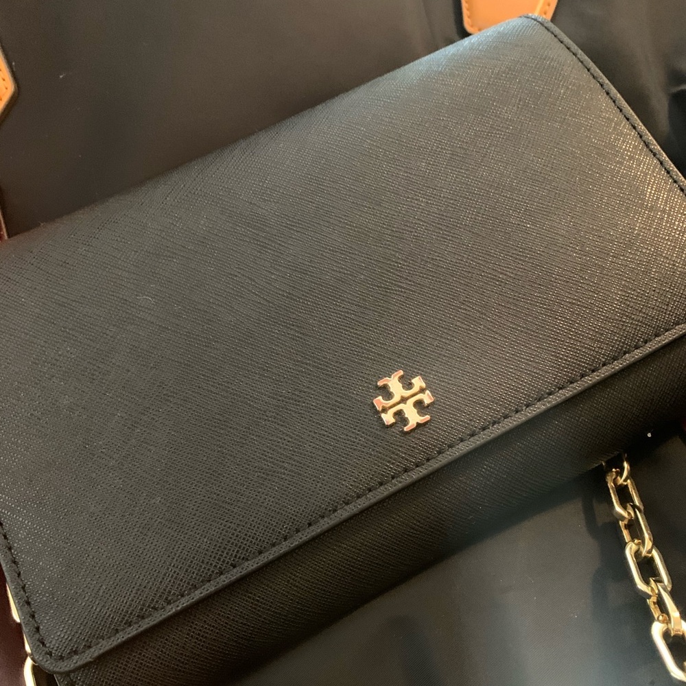 tory burch robinson wallet